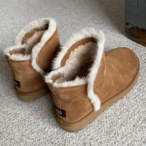 GUC Ugg boots size 8 chestnut
